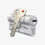 Bombín M&C Minos 2025 con llave de seguridad